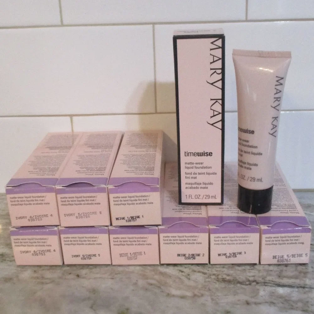 IVORY 5 Matte-Wear Liquid Foundation Oil-Free Medium Coverage 1 fl oz NIB